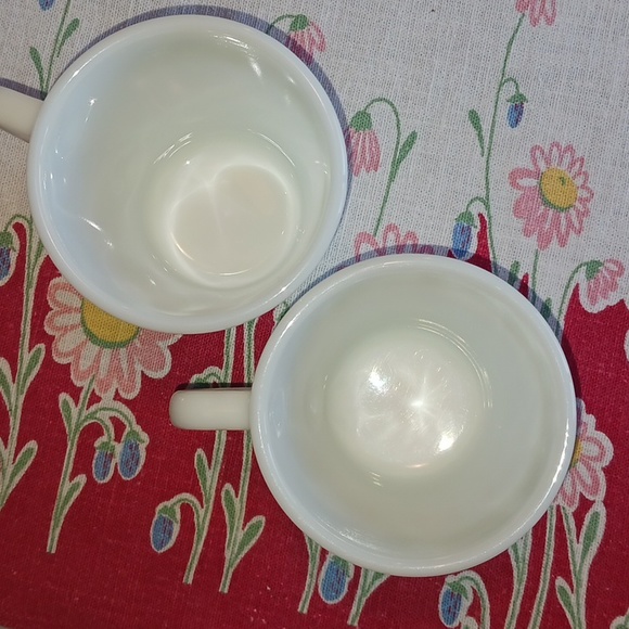 Pyrex~ 2 Spring Blossom mugs - Picture 2 of 6